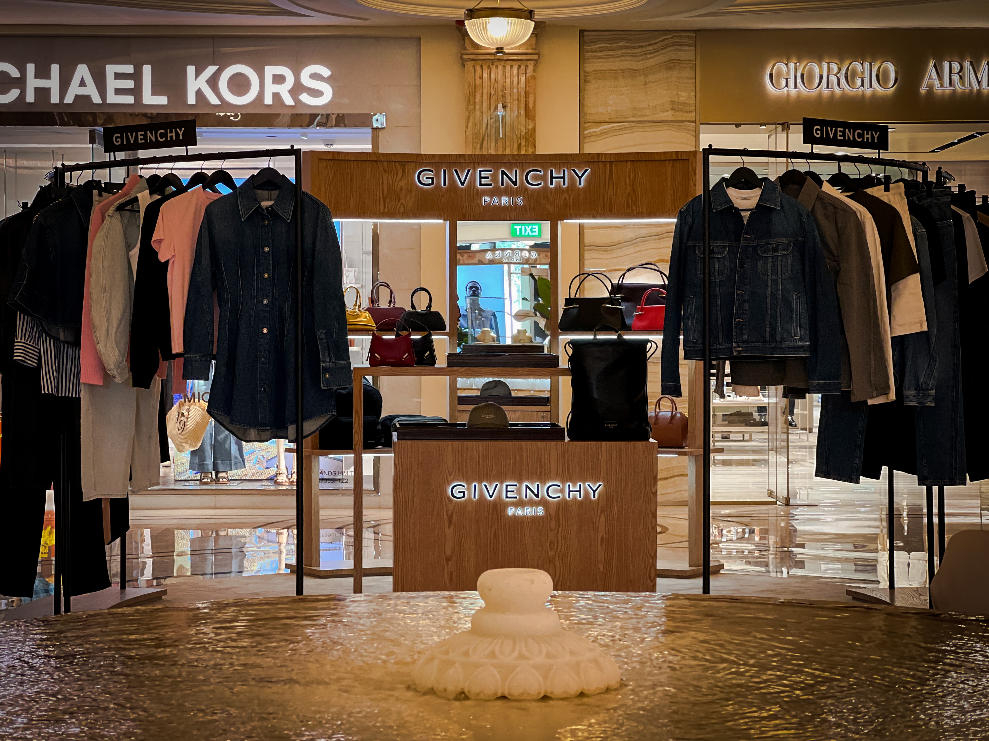 Retail & Corporate Interiors